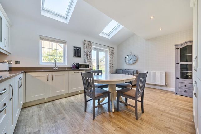 13 SKYLARK WAY, Witney, Witney photo 2