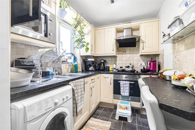 Flat for sale in Joan Lawrence Place, Headington, Oxford, Oxfordshire