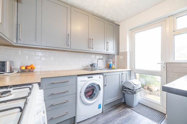 16, The Spinney, Kent photo 2