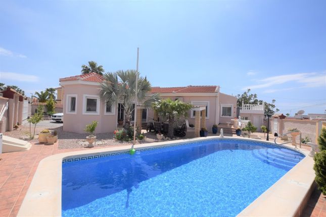 Villa for sale in Calle Sierra De Grazalema Nr 54, 309, 17, 03170 Cdad. Quesada, Alicante, Spain