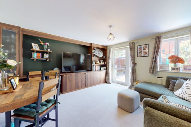 10, Jodami Crescent, Cheltenham photo 2