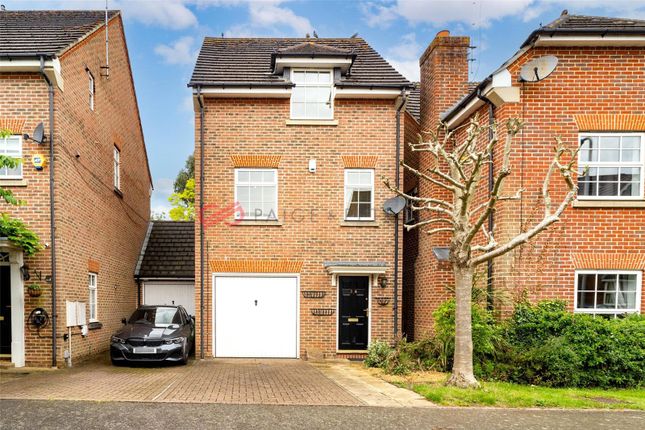 Thumbnail Link-detached house to rent in Stirling Avenue, Pinner, Middlesex