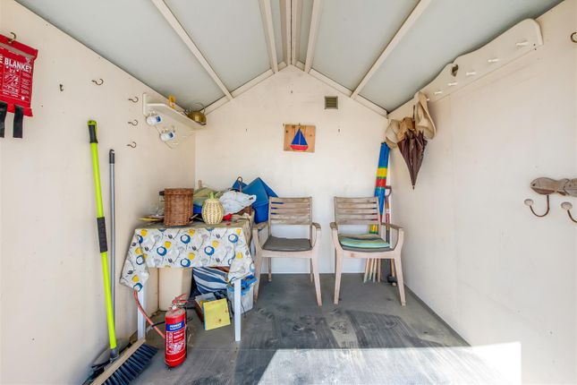 Beach Hut 28, West Wittering Beach, Nr Chichester photo 2