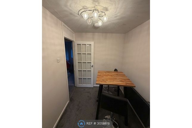 Westover Court, Downley, High Wycombe photo 4