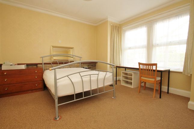 47 Heathwood Road, Bournemouth photo 4