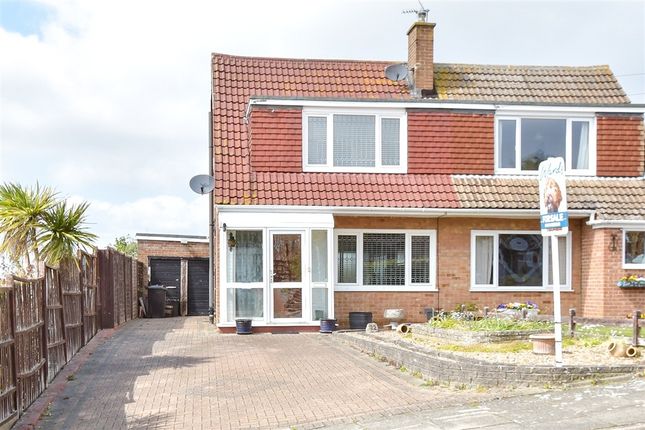 3-bed house on Crockenhall Way Istead Rise, Gravesend, £300,000