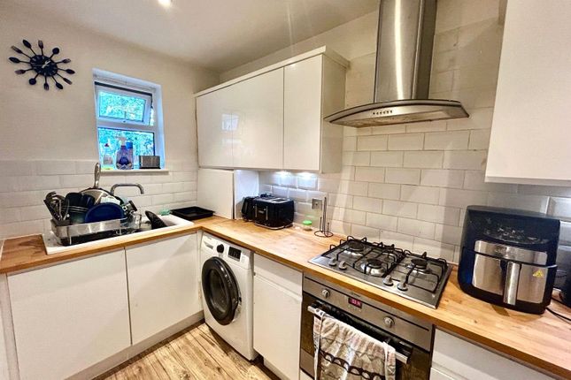 Flat 2, Chestnut View, 129, Alexandra Road, Hampshire photo 3