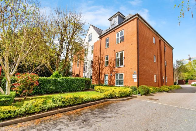 Thumbnail Flat for sale in Archers Road, Shirley, Southampton