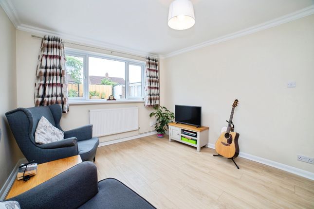 23, Manor Road, Nottinghamshire photo 2