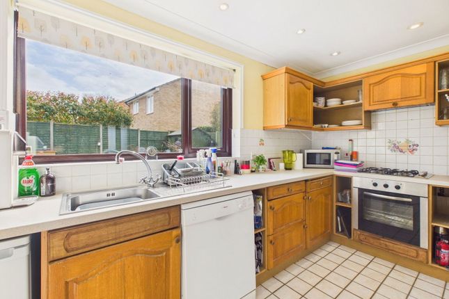 7, Campion Road, Horsham photo 3