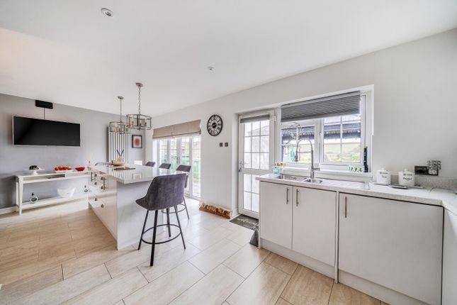 151, Charlton Road, Surrey photo 2