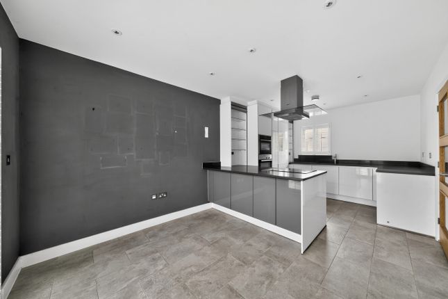 12, Colebrook Field, Alresford photo 2