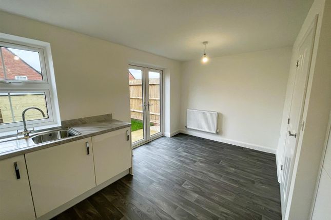 82, Manor Road, Newent photo 4