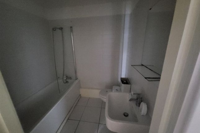 Apartment 8, 26, Cornhill, LIVERPOOL photo 3