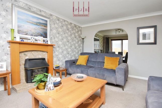 60, Clwyd Park, Rhyl photo 4