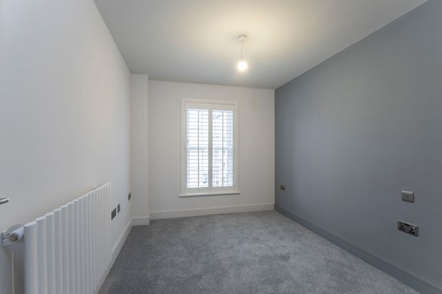 Flat to rent in Buckingham Court, Wellington Street, Cheltenham