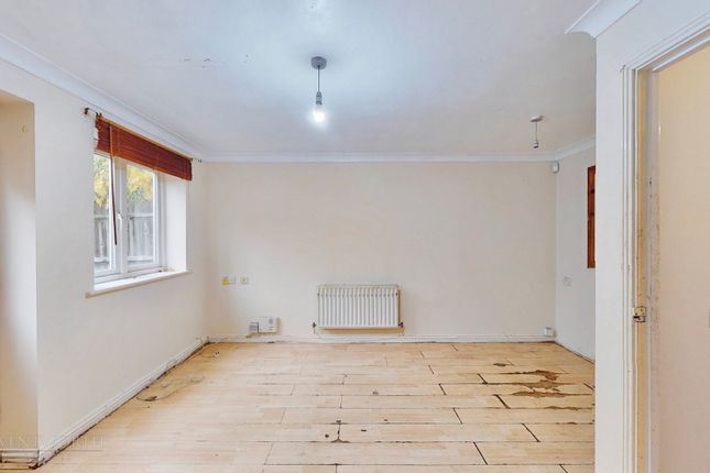 11, Gainsborough Street, London photo 4