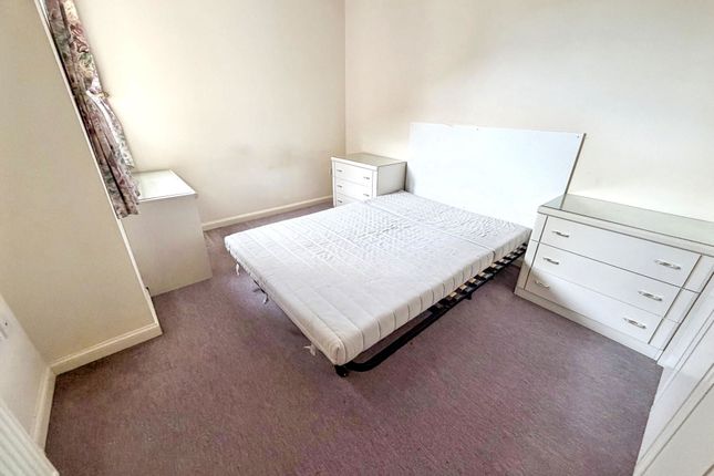 60, Turnberry, Whitley Bay photo 5