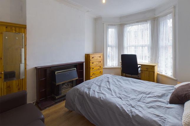 Property to rent in Thackeray Road, Southampton