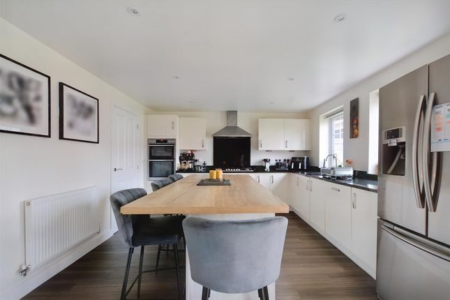 6, Saxton Avenue, Nottingham photo 4