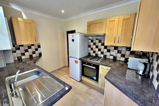 Clifton Road, Greenford photo 4