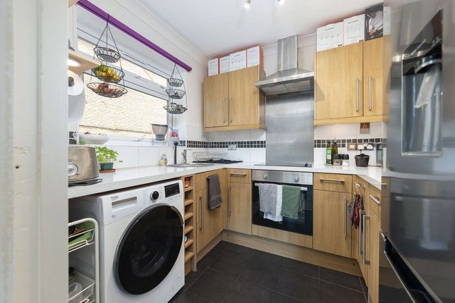 14 Juniper Court, 71, Mulgrave Road, Surrey photo 2