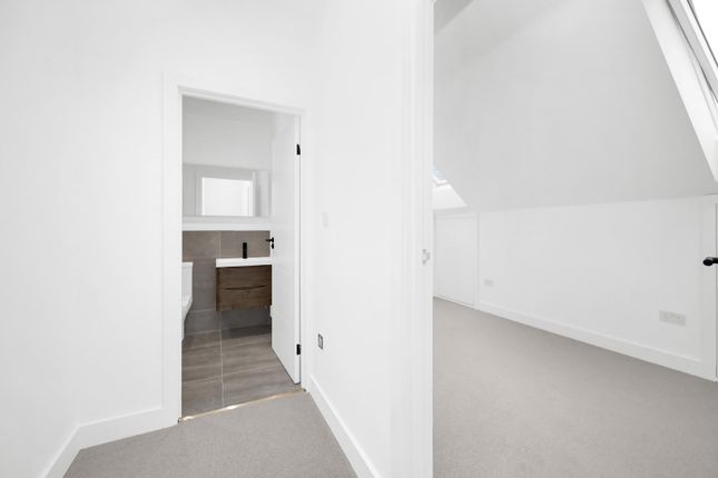 Apartment 8, 54, Gordon Road, London photo 2