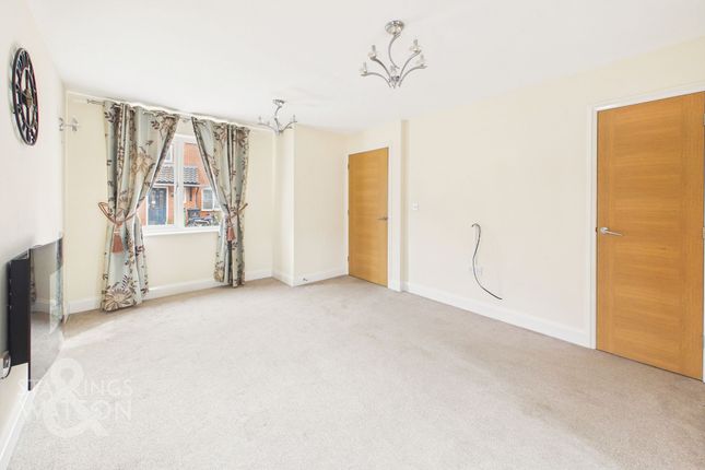 4 Metamec Drive, Dereham photo 2
