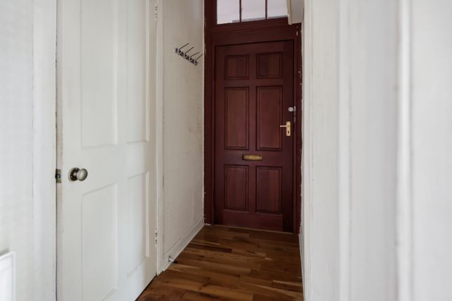 11c, Newhouse, Stirling photo 4