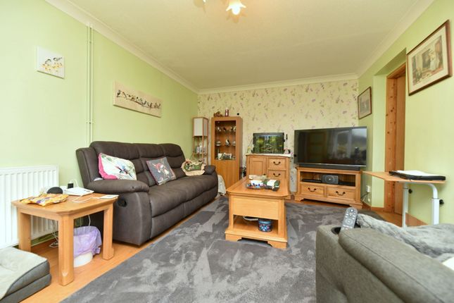 8 Osier Holt, Huntingdon photo 4
