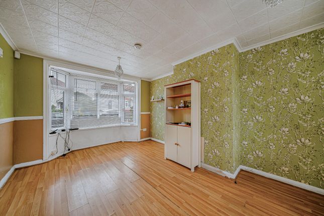 11, Wendover Road, London photo 3
