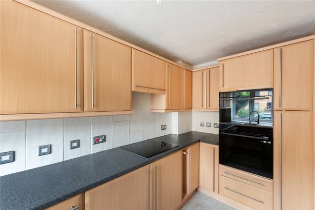 36, Riverside Close, London photo 3