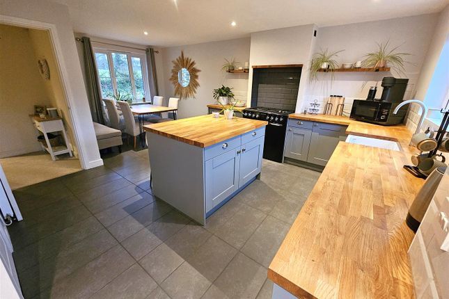 17, Woodpecker Way, Tavistock photo 2