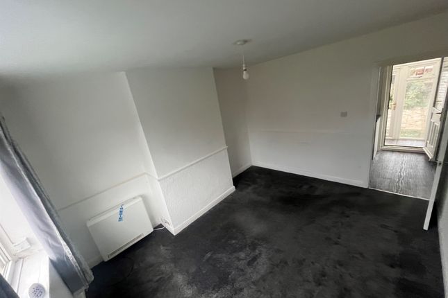 99, Marfleet Avenue, Hull photo 3