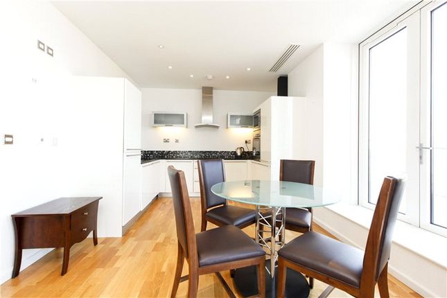 Flat to rent in Ability Place, 37 Millharbour, London