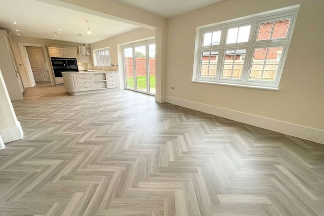 34 Lawrence Way, Knutsford photo 2