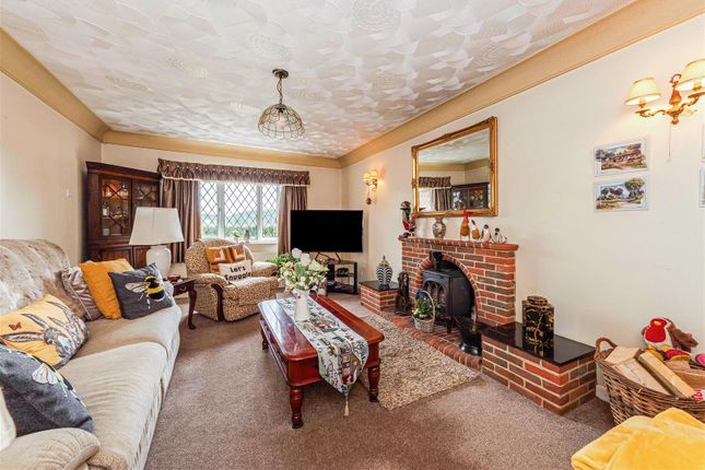 Three Gables, Ingoldfield Lane, Fareham photo 4