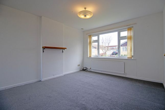 34 Greystones Road, Gainsborough photo 2