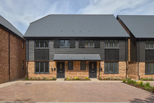 Esquire Developments - Farriers Green