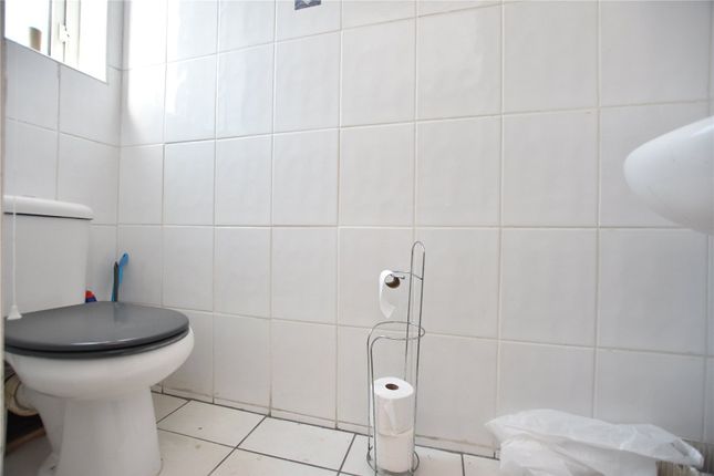 46, Victoria Avenue, West Yorkshire photo 5
