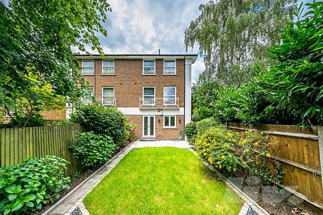 Terraced house to rent in Belsize Grove, Belsize Park