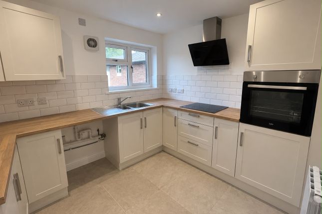 36, Wolverhampton photo 2
