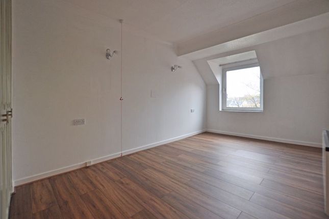 Flat for sale in Top Floor Apartment, Bryngwyn Road, Newport