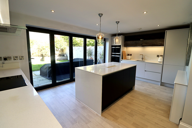 Parman Court, Lincoln photo 4