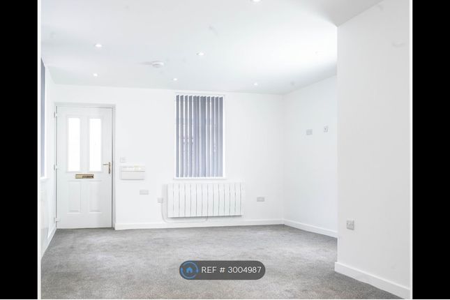 Flat, Coronation Court Cornwallis St, Stoke-On-Trent photo 3