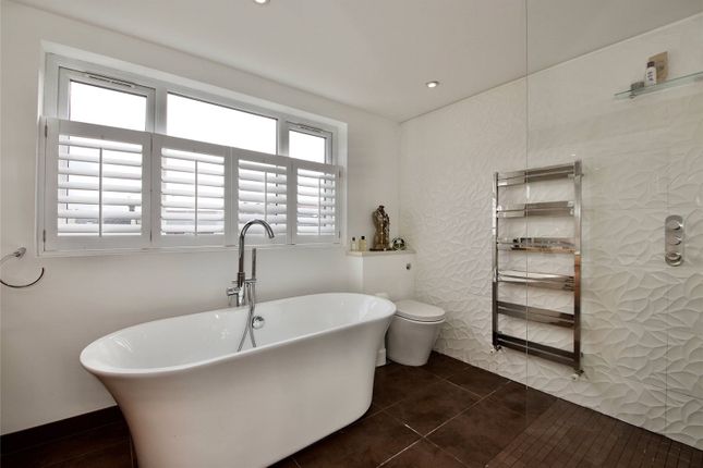 Terraced house for sale in Park Avenue South, London