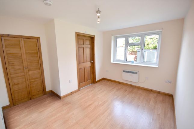 Flat 1C, Sandby Road, Corby photo 4