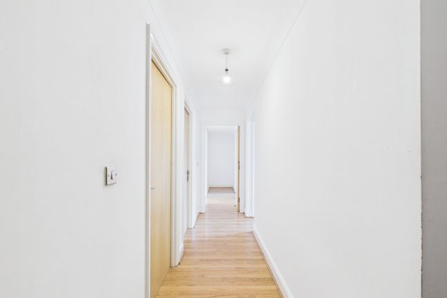 302, 2, Townsend Way, Birmingham photo 2