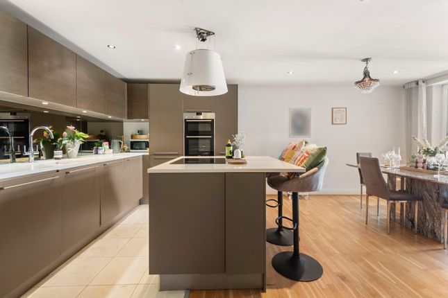 Apartment 146,, Oyster Wharf, London photo 4