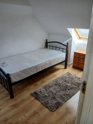 Loft Converted Double Room Ideal For Single Female In A Family House- Â£600 Pcm